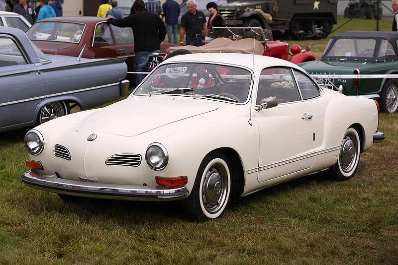 File:Volkswagen Karmann Ghia (Typ 14), Schaffen Diest Fly-Drive 2013.JPG