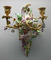 Porcelain and ormolu sconce for candles, Royal Porcelain Factory, Berlin, 1770 Wandleuchter Porzellan KGM W1966-43 img01.jpg