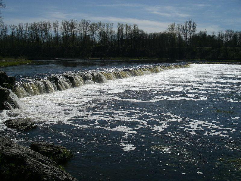 File:Waterfalls in Kuldīga(2).jpg