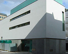 White Cube gallery in Mason's Yard, St James's White Cube St James's 1.jpg