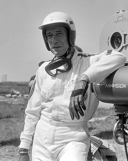 Yves Montand as Formula One driver Jean-Pierre Sarti in Grand Prix, 1966