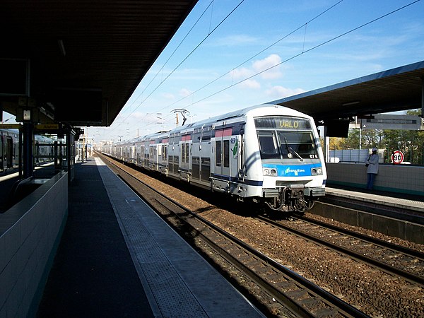 RER E at Val de Fontenay station