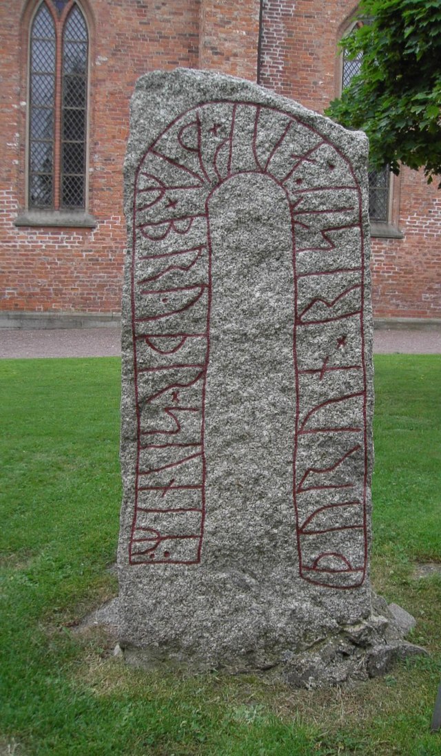 Рунный камень в Skänninge (Швеция)