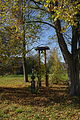 Čeština: Zvonička a krucifix v Útěšově u rybníka