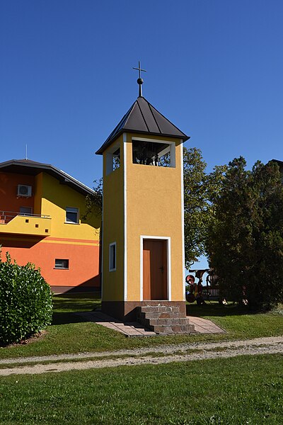 File:Ženavlje Zvonik Bell Tower.JPG