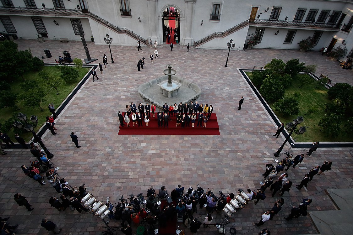 11 Marzo 2018, Pdta. Bachelet y Ministros participan de foto oficial previo al cambio de mando. (39852911575).jpg