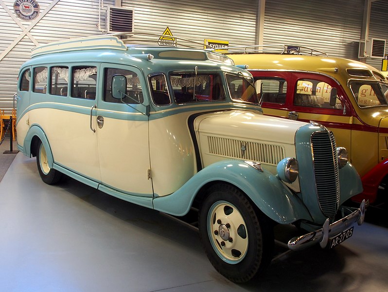 File:1937 Ford 950 Personenbus.JPG