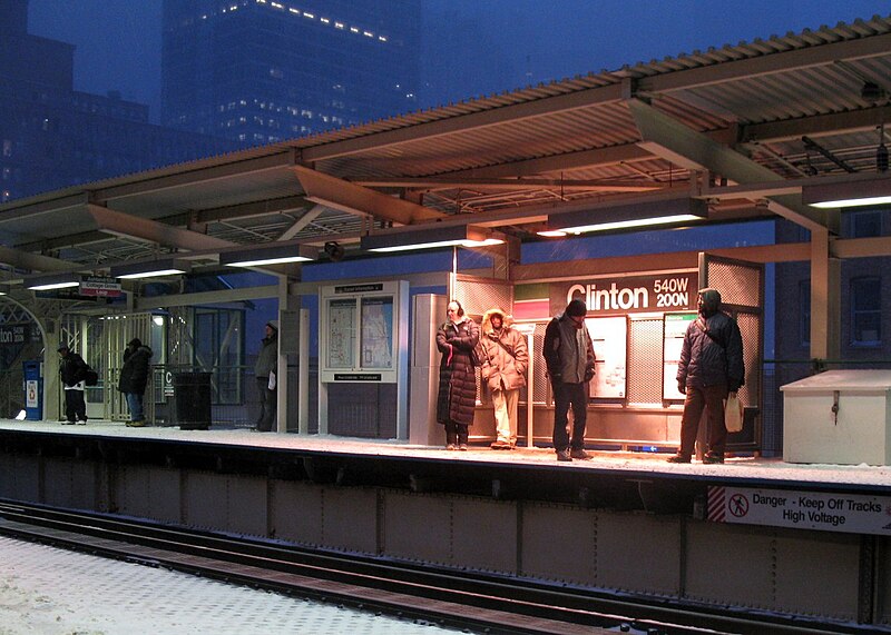 File:20110201 14 CTA L @ Clinton (5409021911).jpg