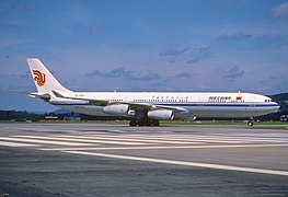 國航空中巴士A340-300於蘇黎世機場（已退役）