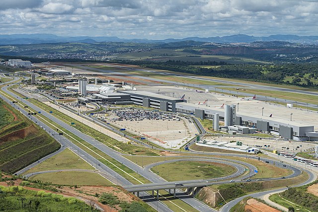 Uma vista do Aeroporto Internacional de Belo Horizonte-Confins, que está localizado neste município.