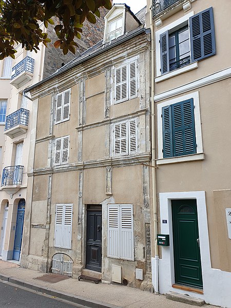 File:9 rue d'Allier, Vichy - immeuble.jpg