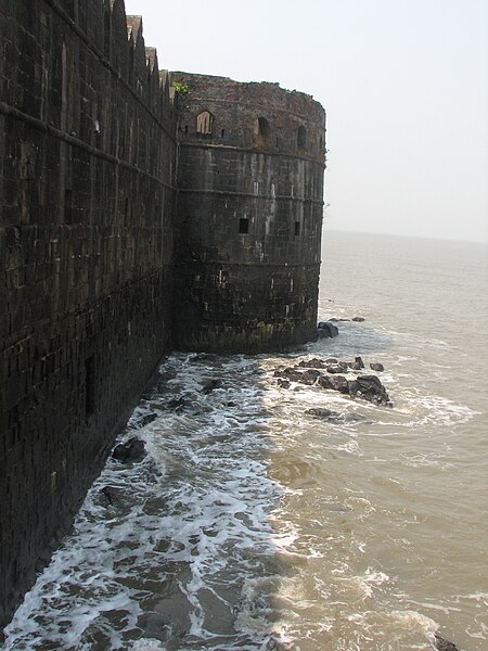 File:A view of the bastions, Murud-Janjira.JPG