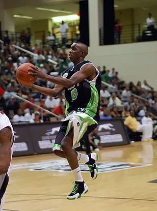 <span class="mw-page-title-main">Aaron Owens</span> American basketball player