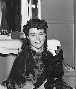 Actresses Barbara O'Neil and Luise Rainer in 1938 (cropped).jpg