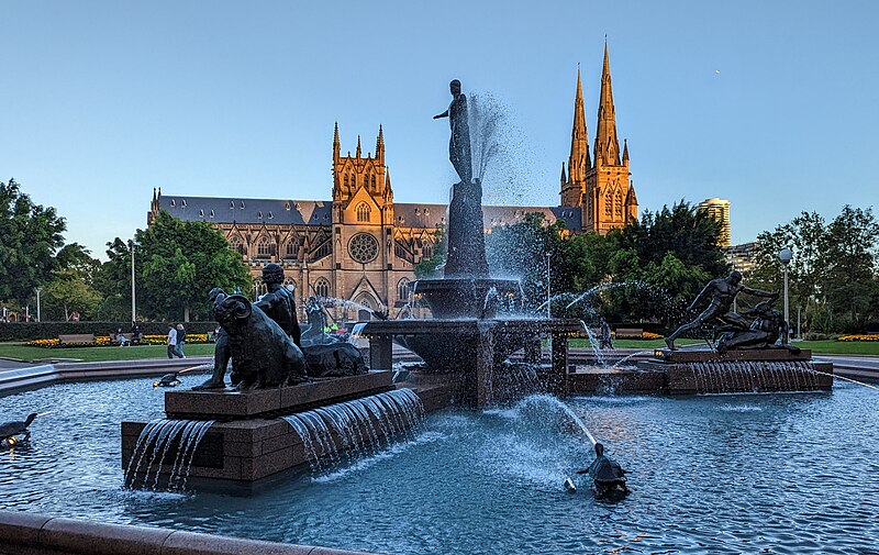 File:Archibald Memorial Fountain and St Mary's Cathedral, Hyde Park Sydney (2).jpg