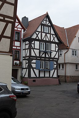 Büdingen, Kronengasse 10, von Süden-20160324-002