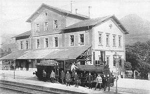 Dampflok der Gattung Pfälzische G 2.I im Bahnhof Annweiler gegen Anfang des 20. Jahrhunderts