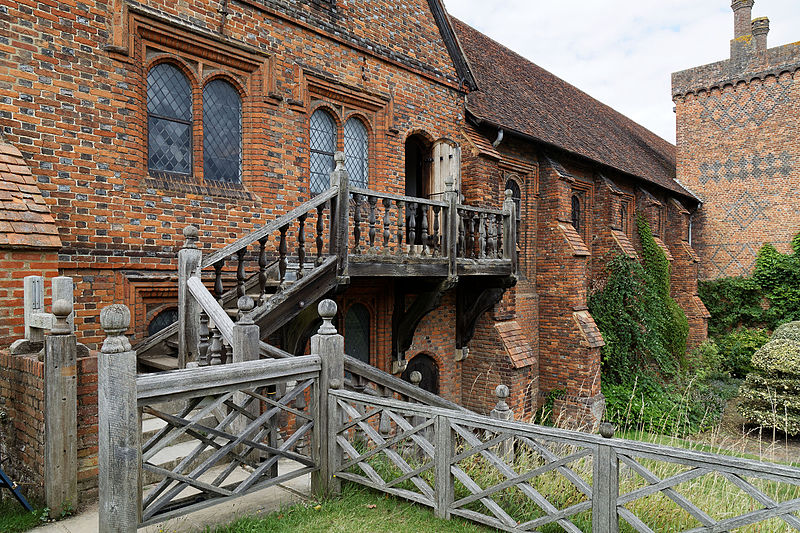 File:Balustrade and steps Hatfield House Old Palace Hertfordshire England.jpg