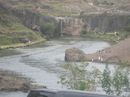 Bani Matar Waterfall 03.JPG