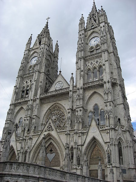 Tập tin:Basilica del Voto Nacional.jpg