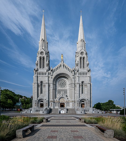 File:Basilique Sainte-Anne-de-Beaupré 5.jpg