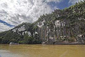 Batu Dinding (Stone Wall)