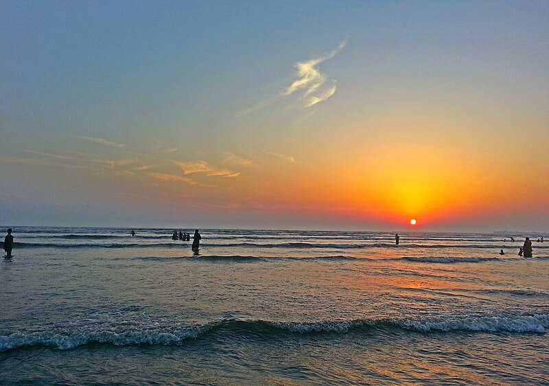 File:Beaches of Karachi - panoramio (14).jpg