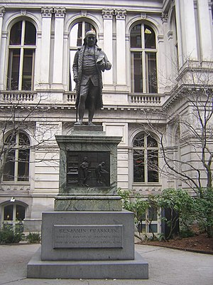 Benjamin Franklin haykali, Eski shahar zali, Boston MA ko'rinishi 1.jpg