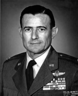 <span class="mw-page-title-main">Besby Holmes</span> American military pilot (1917–2006)