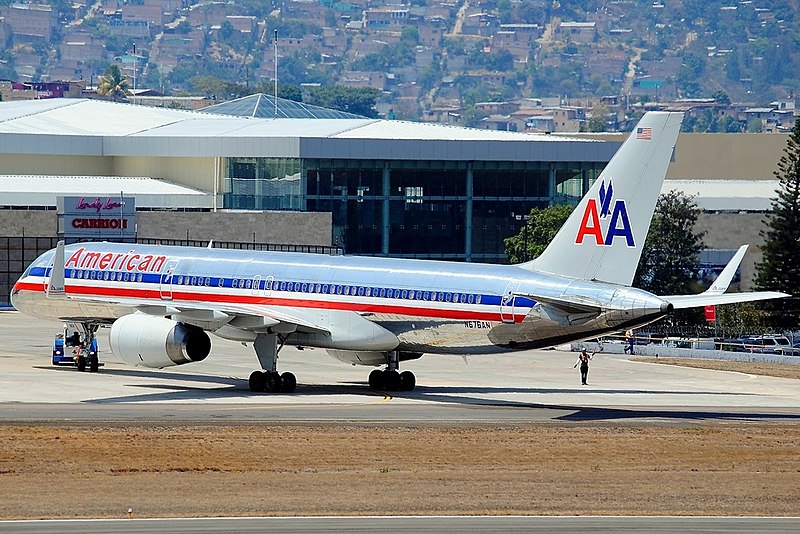 File:Boeing 757-223, American Airlines JP7693887.jpg