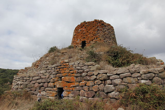 640px-Bortigali_-_Nuraghe_Orolo_%2810%29.JPG