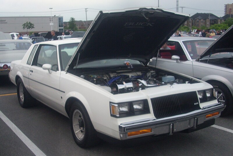 File:Buick Regal Coupe (Centropolis Laval '10).jpg