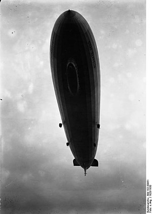 Bundesarchiv Bild 102-00951, Luftschiff Graf Zeppelin LZ 127.jpg