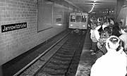 U-Bahn Jannowitzbrücke återöppnas 1989 efter 28 år.
