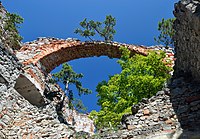 6. Platz: The ruins and the palace of Merkenstein at Gainfarn, municipality of Bad Vöslau, Lower Austria, are protected as a cultural heritage monument. Fotograf: Herzi Pinki