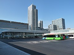 Terminal bus di stasiun