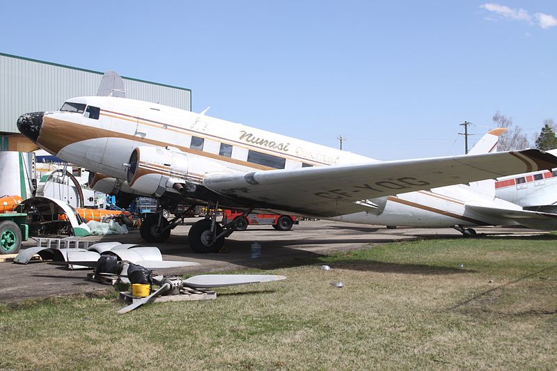 File:CF-YQG Douglas DC-3 Nunasi Central (7644092078).jpg