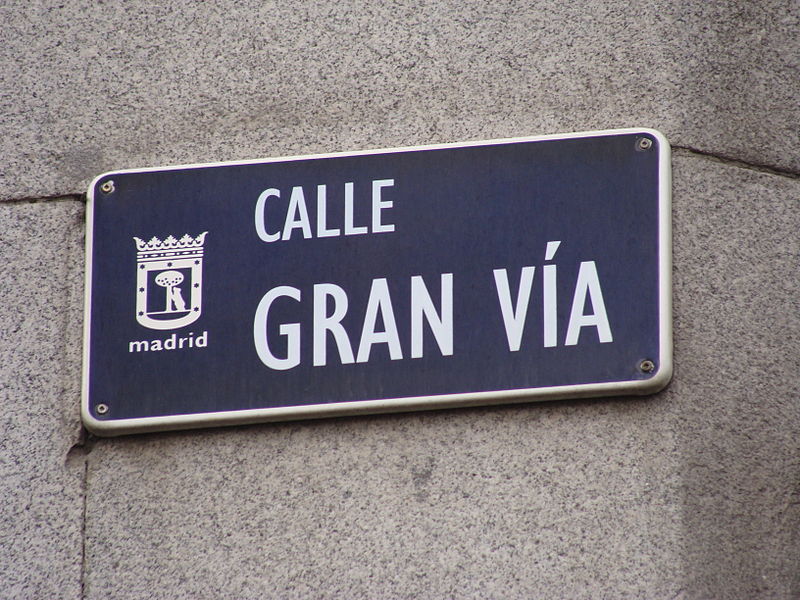 File:Calle Gran Via.001 - Madrid.JPG