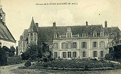 Château de Saint Hénis Andigné.jpg