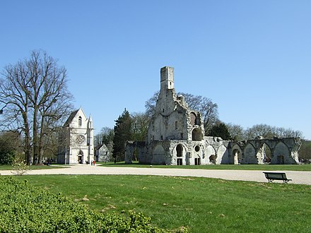 Remains of Chaalis Abbey Chaalis ensemble.JPG