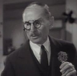 L'actor Charles Halton, en una escena d'a cinta Nancy Drew... Reporter (1939).