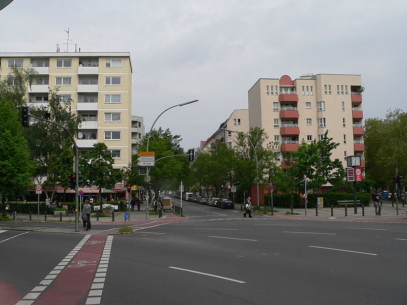 Datei:CharlottenburgTegelerWegTauroggenerStraße.JPG