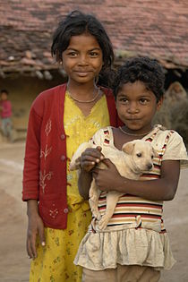 Infanoj en Raisen-distrikto, parlamentano, India.jpg