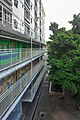 青葵樓低層的行人通道（2017年7月）
