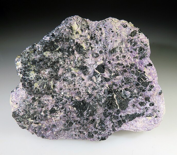 File:Chromite-858977.jpg