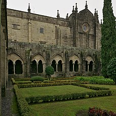 Claustro de la Catedral de Tuy, Pontevedra.jpg