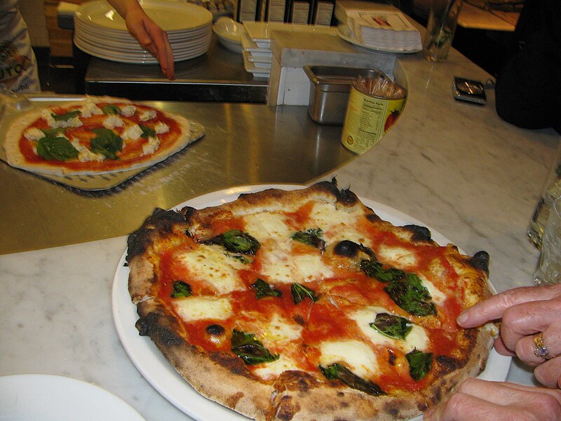 Fail:Cooked neapolitan pizza.JPG