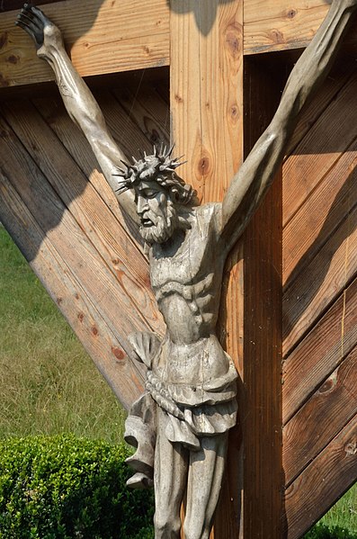 File:Crucifix near Lienze 04.jpg