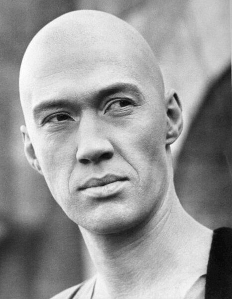 File:David Carradine as Caine from Kung Fu - c. 1972–1975.jpg