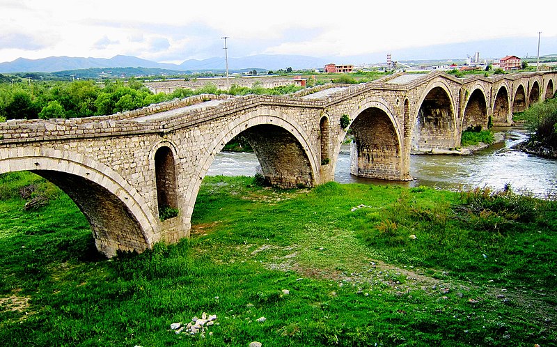 File:Die Schneiderbrücke (Ura e Terzive) über den Fluss Erenik, Kosovo - panoramio.jpg